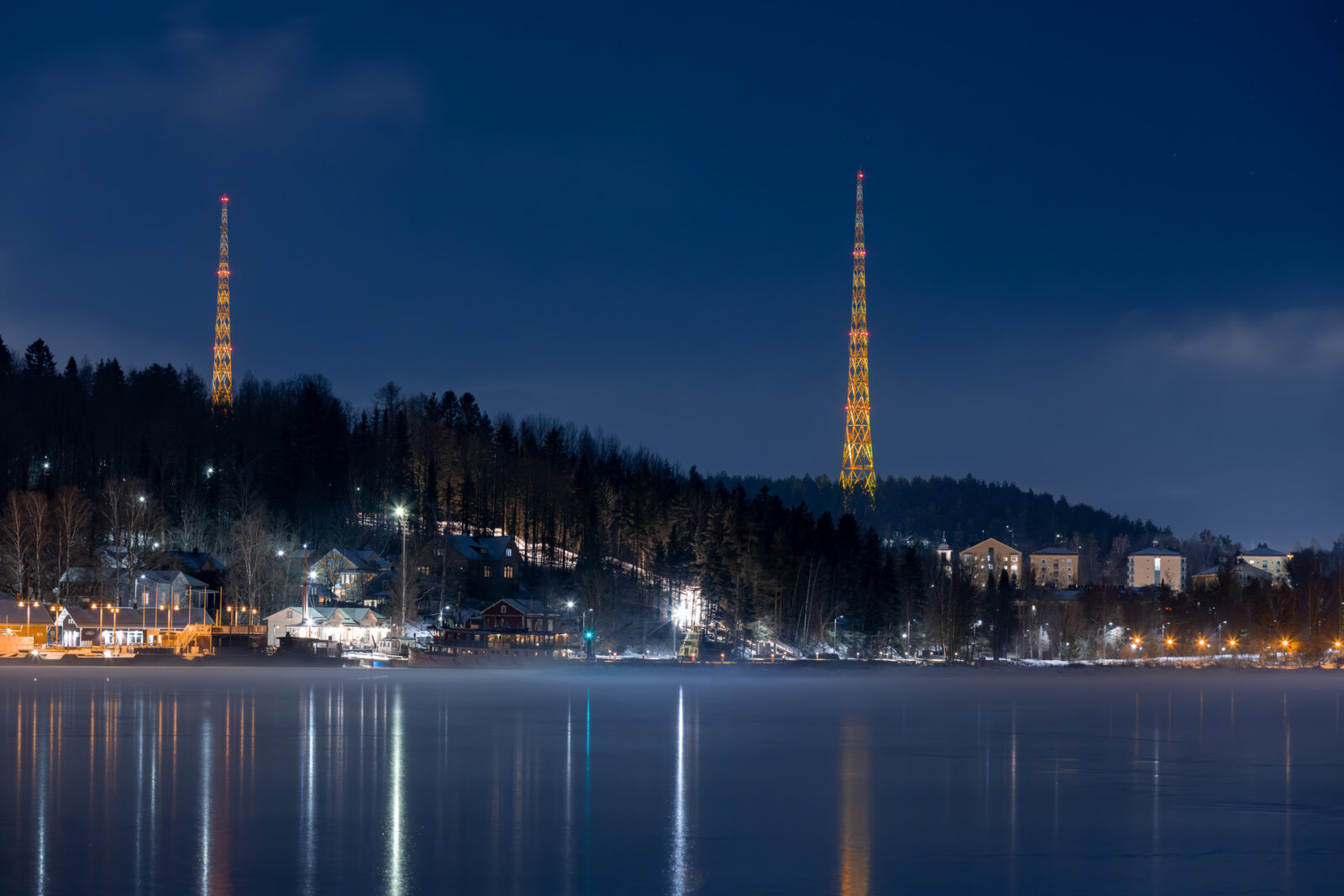 Lahti valaisee radiomastot oransseina väkivallan vastaisena kampanjana